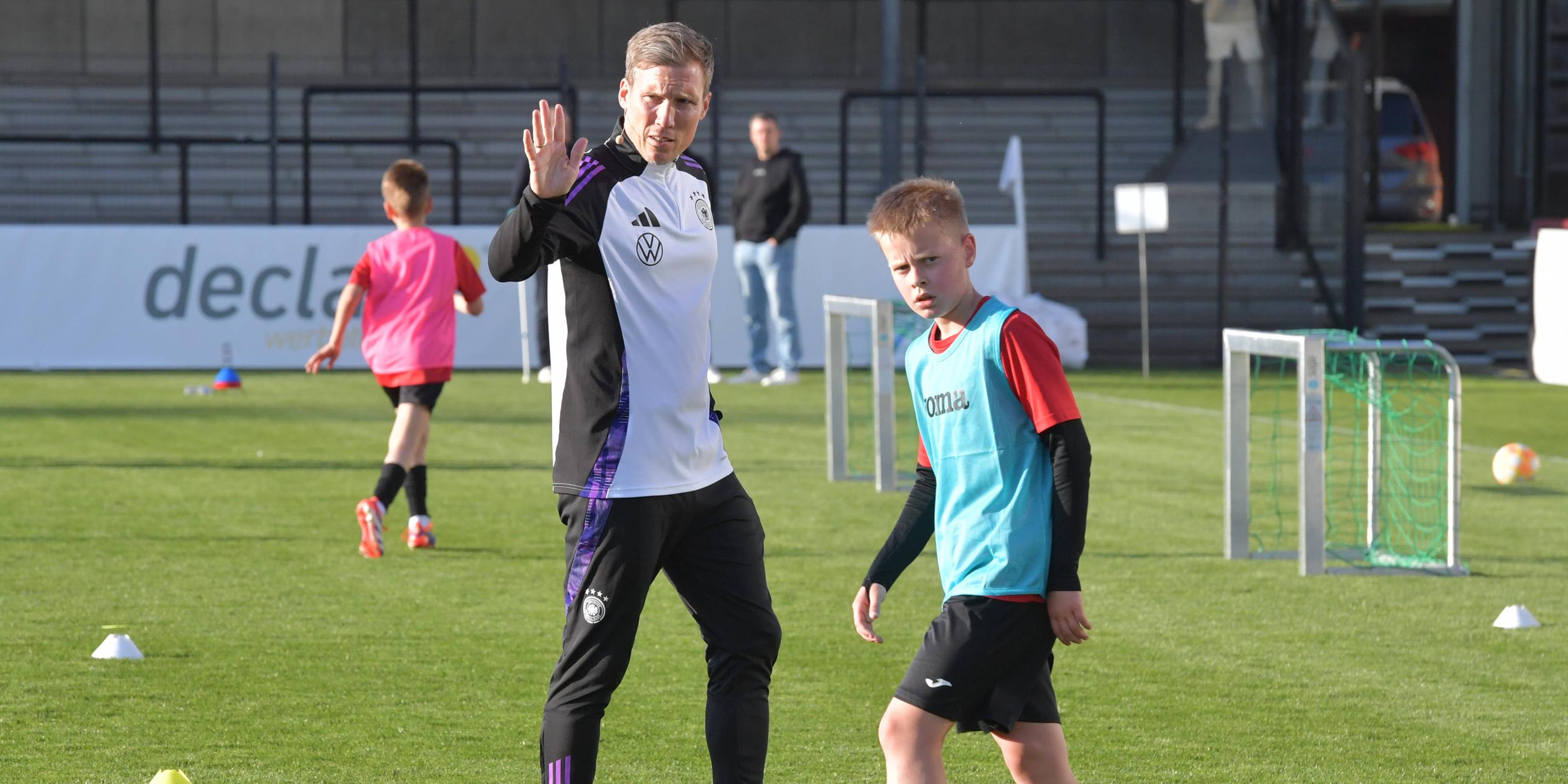 DFB-Jugendtrainer der U-20 Nationalmannschaft, Hannes Wolf bei einer Trainingseinheit.