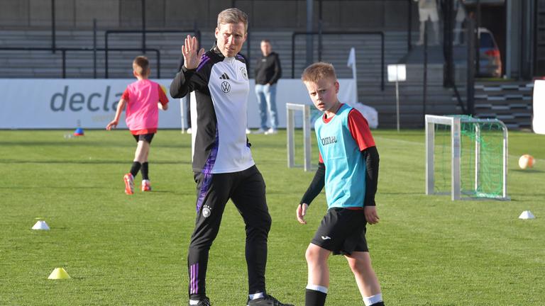 DFB-Jugendtrainer der U-20 Nationalmannschaft, Hannes Wolf bei einer Trainingseinheit.