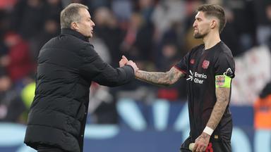 Fußball: Kasper Hjulmand und Robert Andrich von Bayer Leverkusen.
