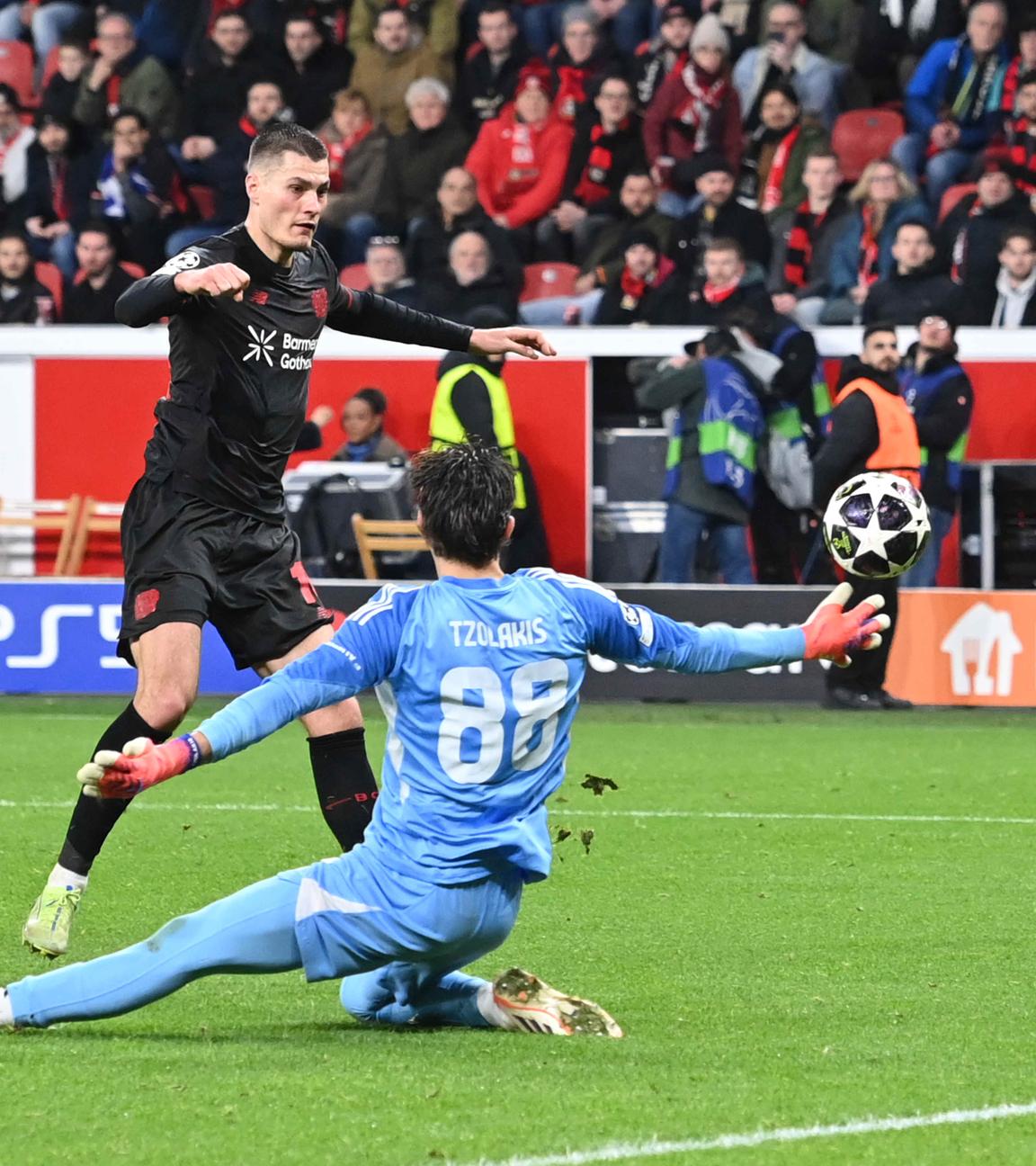 Fußball: Bayer Leverkusen - Olympiakos Piräus.