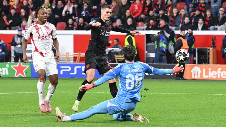 Fußball: Bayer Leverkusen - Olympiakos Piräus.
