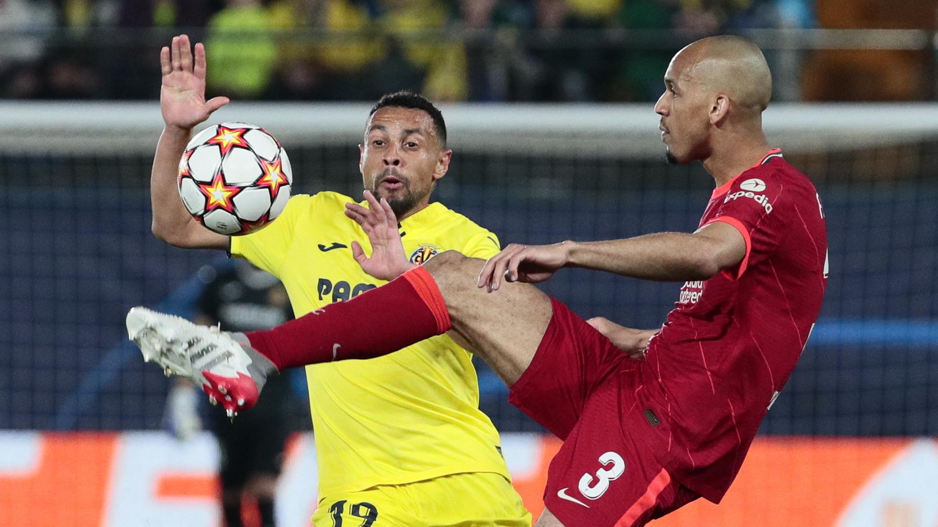 Coquelin (Villarreal) und Fabinho (Liverpool) im Zweikampf.