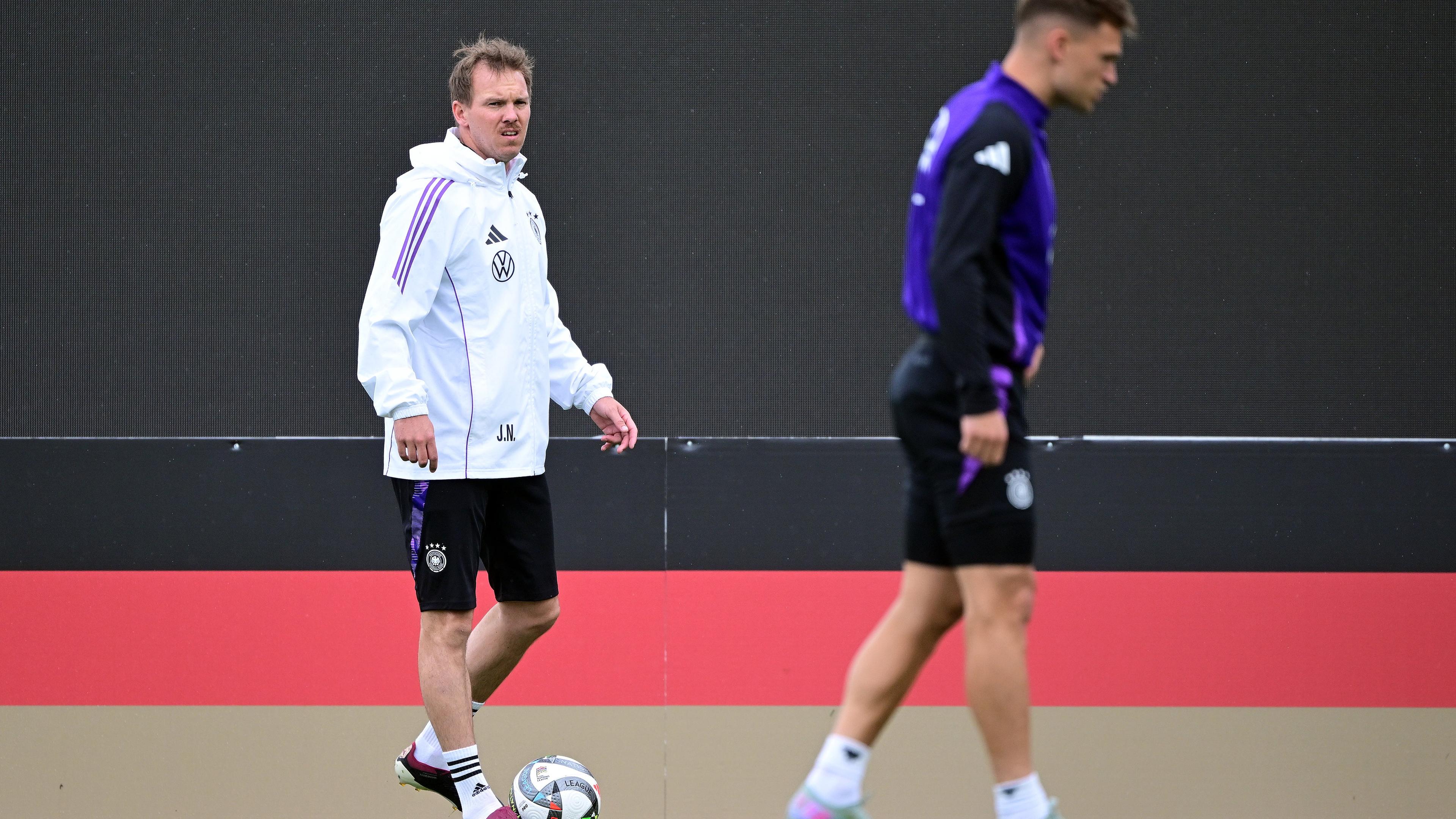 Fußball: Bundestrainer Julian Nagelsmann und Joshua Kimmich im trainingslager in Herzogenaurach