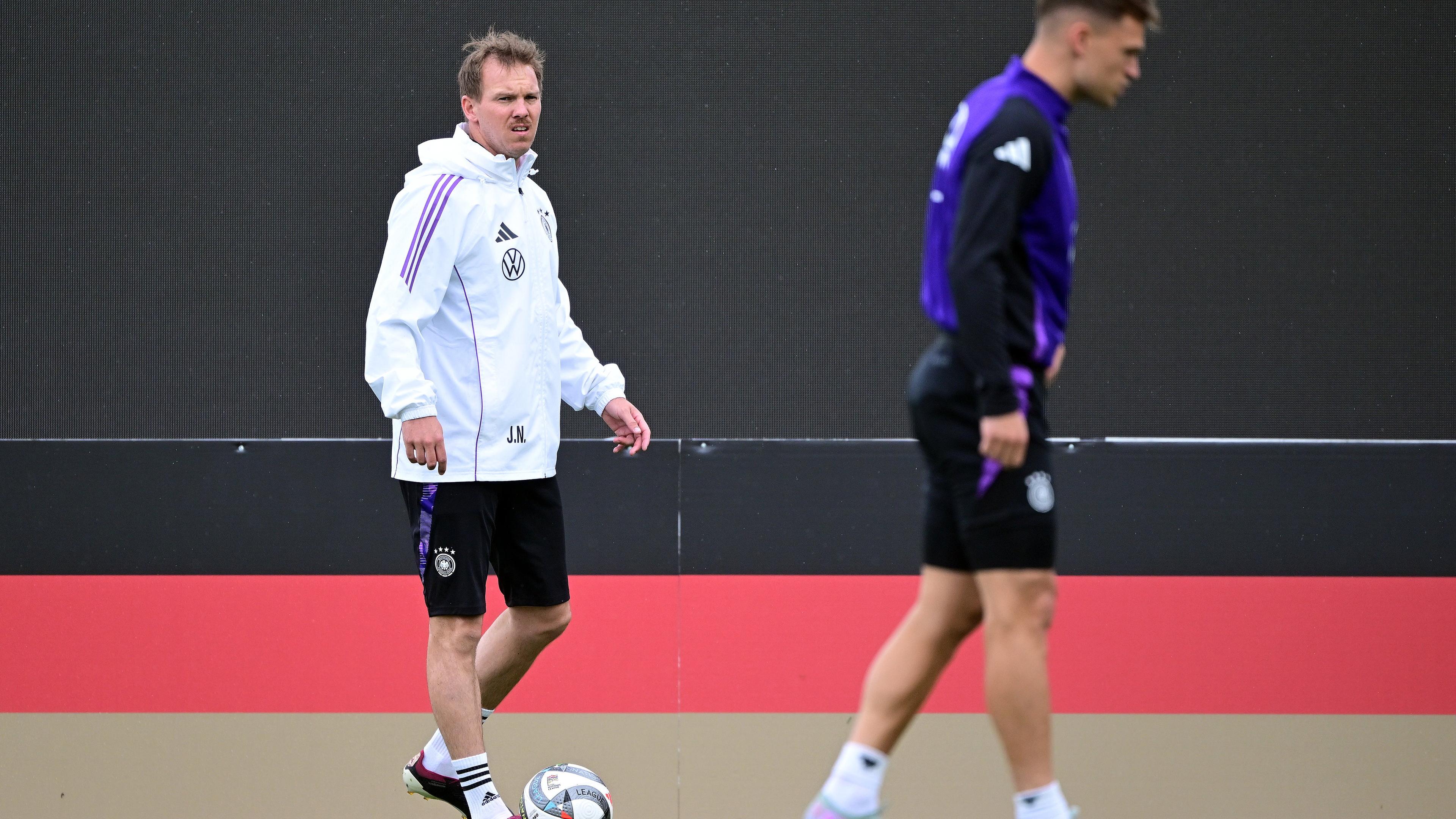 Fußball: Bundestrainer Julian Nagelsmann und Joshua Kimmich im trainingslager in Herzogenaurach