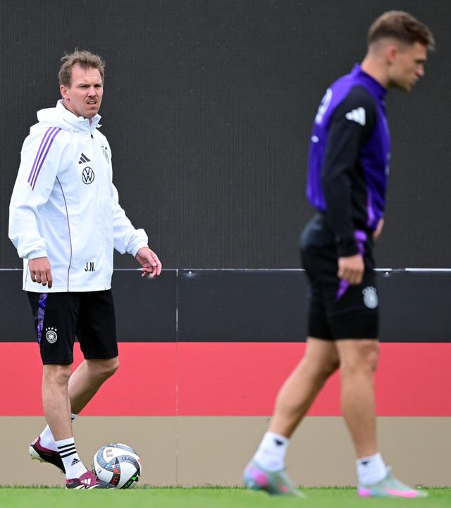 Fußball: Bundestrainer Julian Nagelsmann und Joshua Kimmich im trainingslager in Herzogenaurach