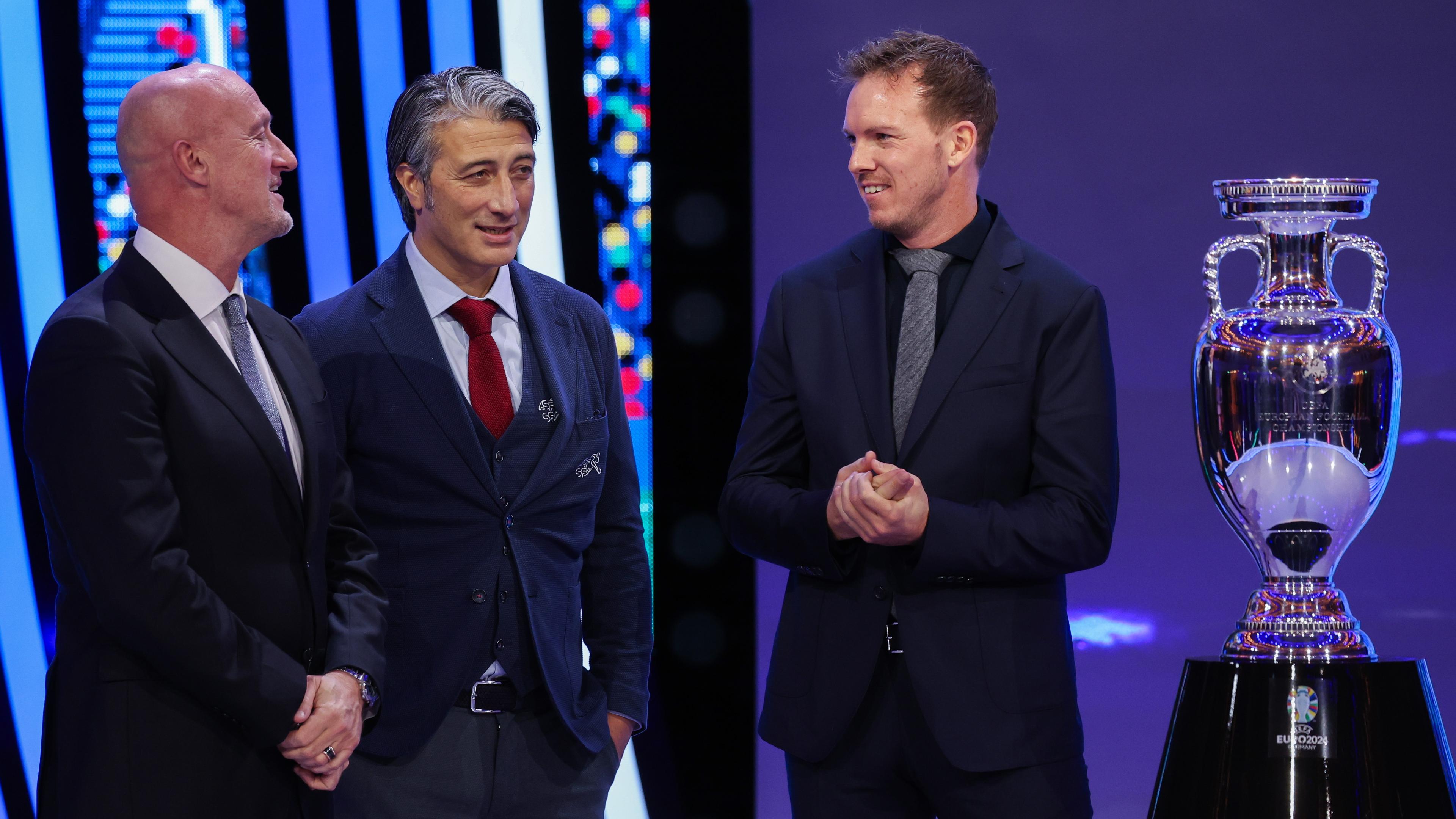 Fußball: Julian Nagelsmann mit Murat Yakin und Marco Rossi.