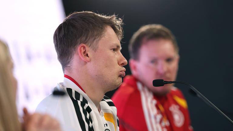 Bundestrainer Julian Nagelsmann (Deutschland) und Torwart Alexander Nübel (Deutschland). 