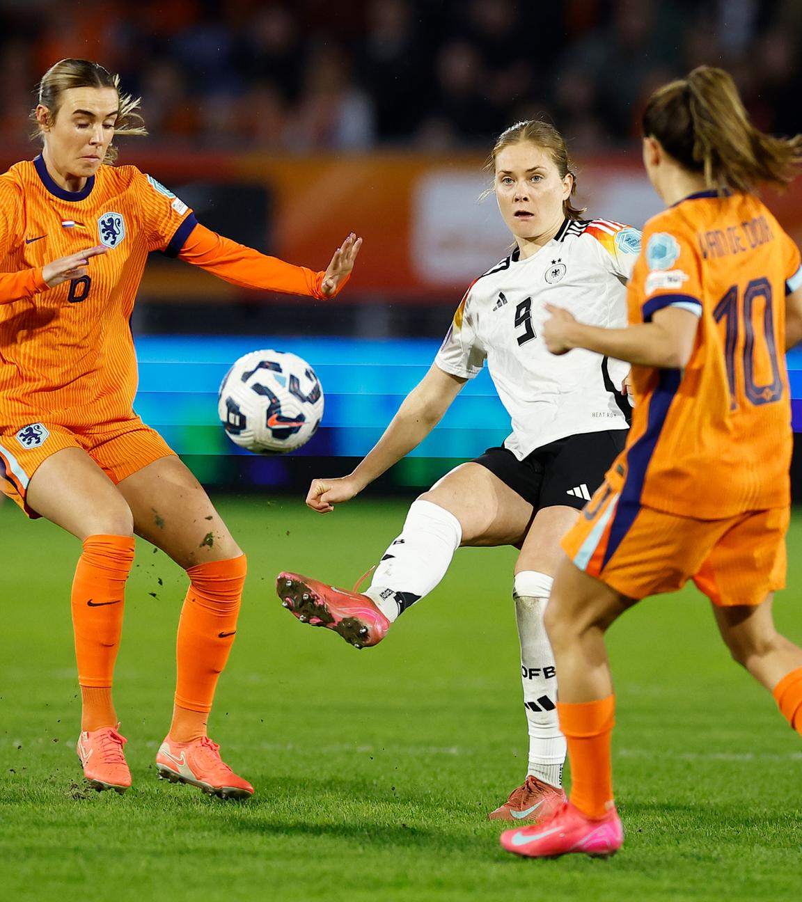 Fußball: Nations League Frauen, Niederlande - Deutschland.