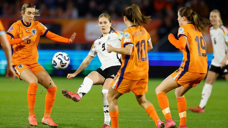Fußball: Nations League Frauen, Niederlande - Deutschland.