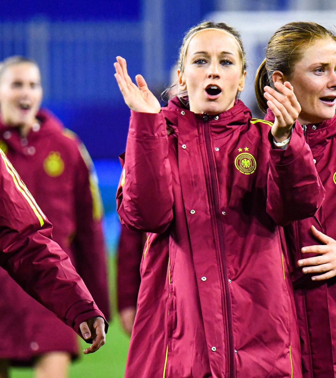 Freude der deutschen Frauenmannschaft nach ihrem Nations-League-Halbfinalsieg gegen Frankreich