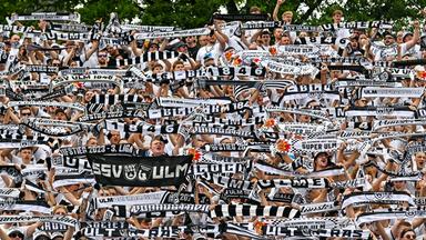 Ulmer Fans vor Spielbeginn
