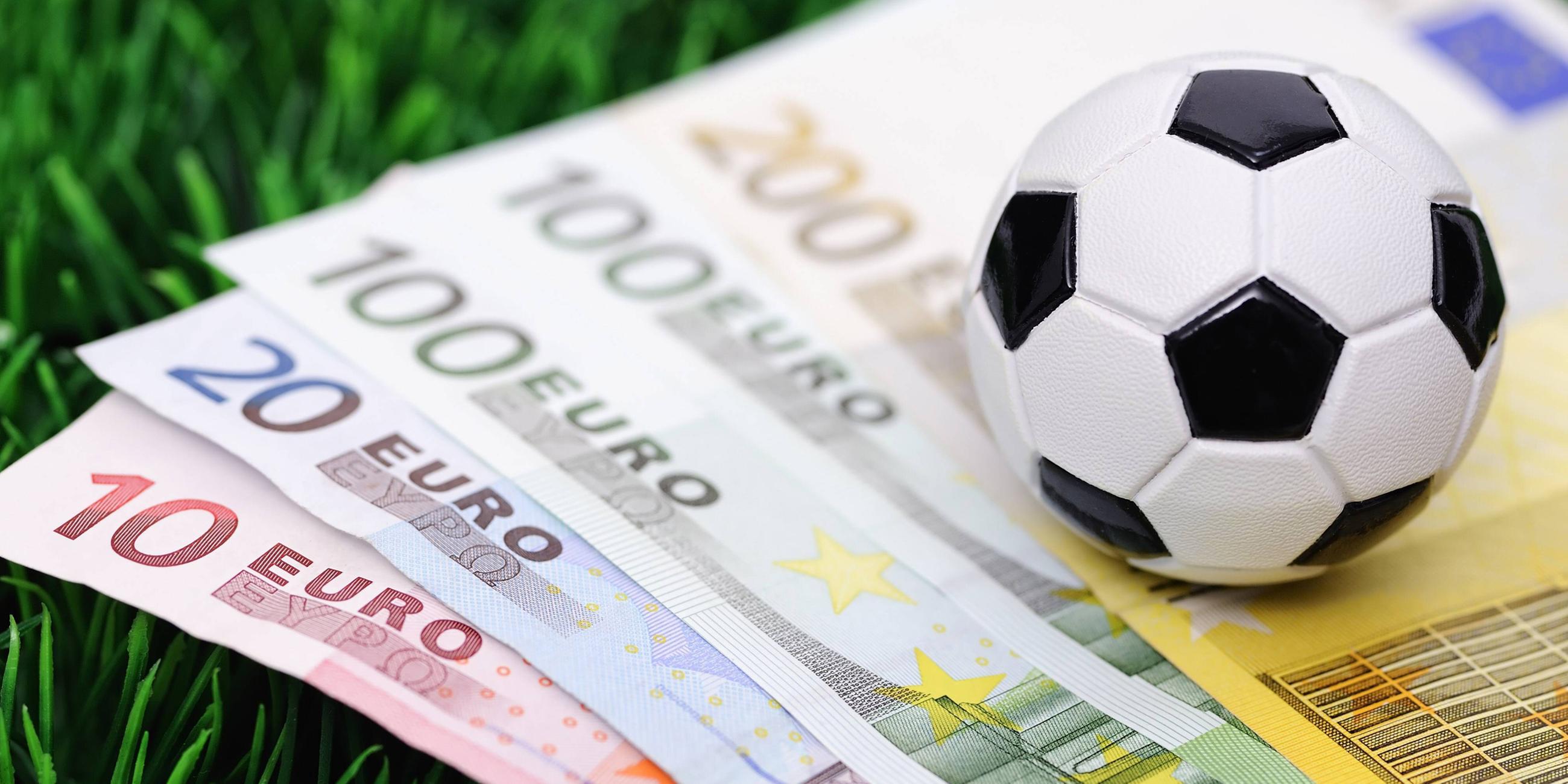 Fußball auf Euro-Scheinen