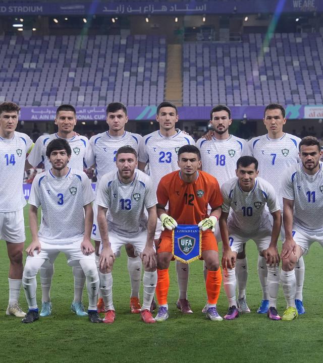 Die Nationalmannschaft von Usbekistan beim Freundschaftsspiel gegen Ägypten 