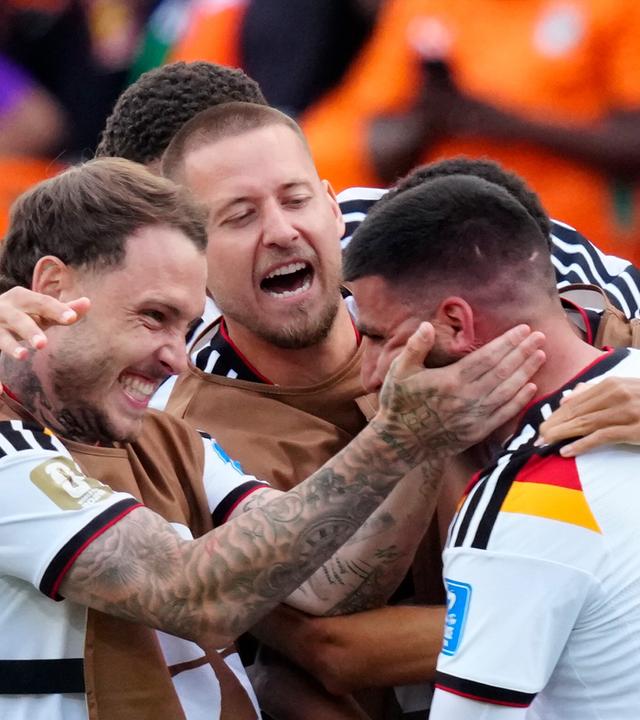 Die deutschen Spieler feiern mit Deniz Undav (26) dessen zweites Tor im WM-Gruppenspiel der Gruppe E gegen die Elfenbeinküste am 20. Juni 2026 in Toronto.