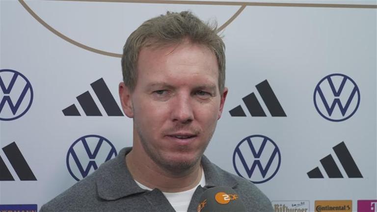 Bundestrainer Julian Nagelsmann wird nach dem Sieg gegen Nordirland interviewt.