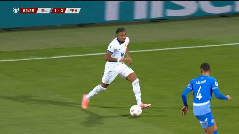 Frankreich strauchelt in Island