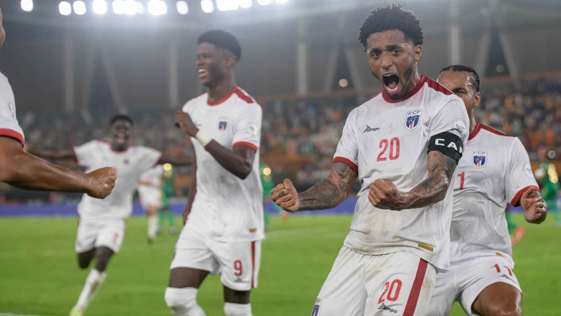 Die Spieler von Kap Verde jubeln nach einem Tor.