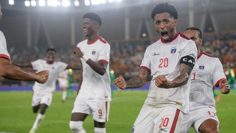 Die Spieler von Kap Verde jubeln nach einem Tor.