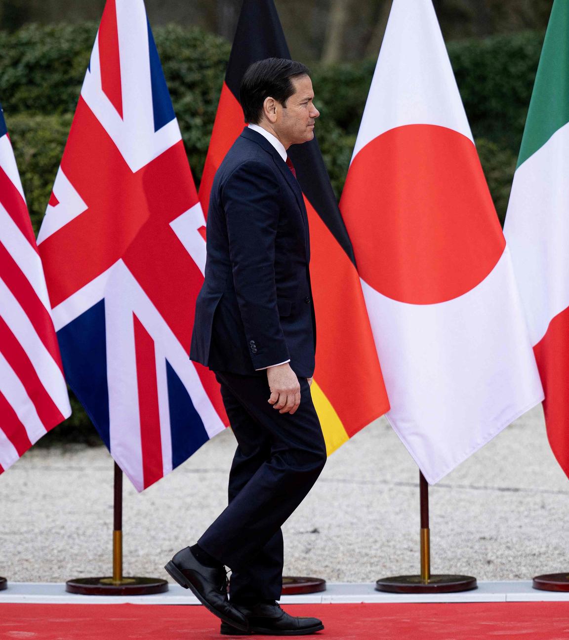 Der US-amerikanische Außenminister Marco Rubio auf dem Weg zum G7-Treffen der Außenminister.