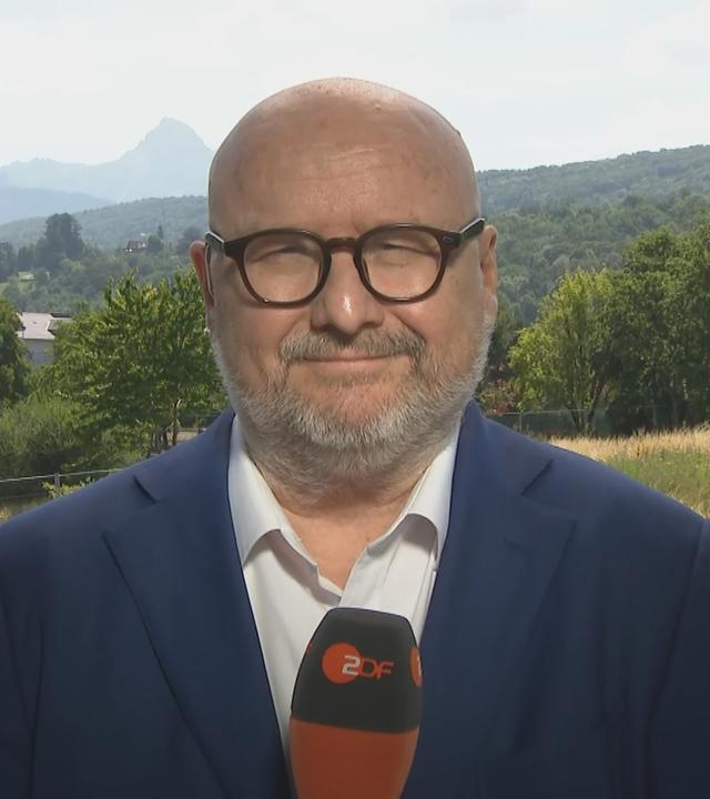 ZDF-Korrespondent Ulf Röller beim G7-Gipfel in Évian
