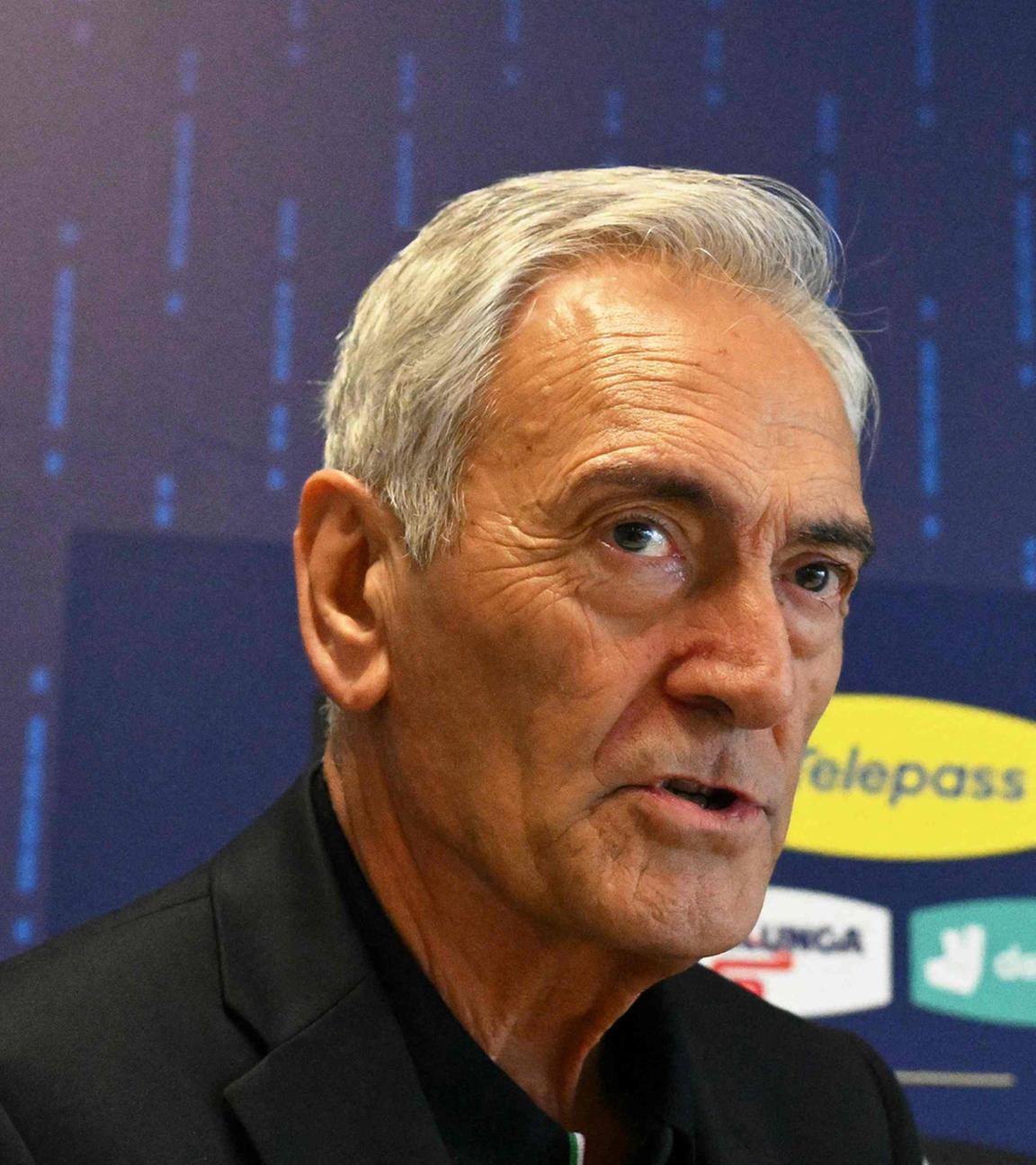 Der Präsident des Italienischen Fußballverbands (FIGC), Gabriele Gravina, nimmt an einer Pressekonferenz teil.