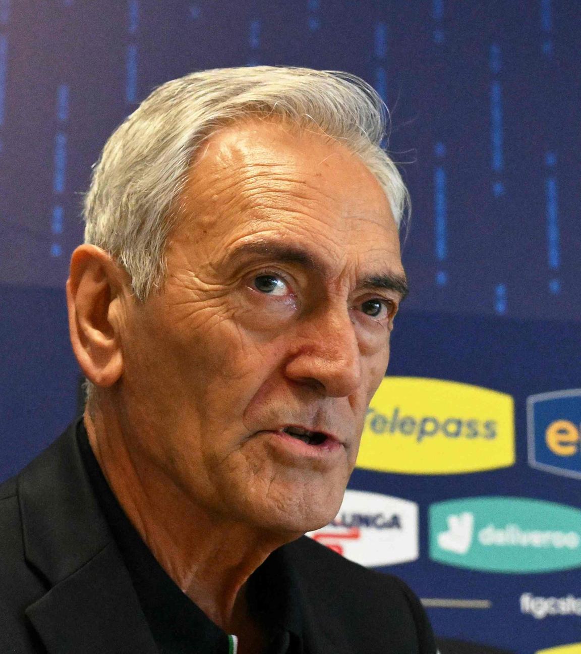 Der Präsident des Italienischen Fußballverbands (FIGC), Gabriele Gravina, nimmt an einer Pressekonferenz teil.