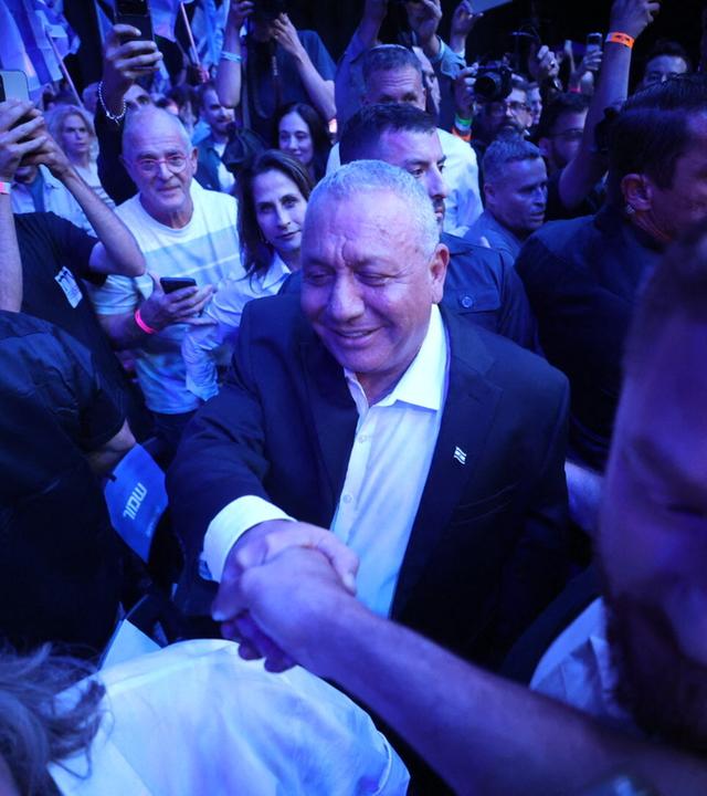 Der ehemalige Generalstabschef und Vorsitzende der Yashar-Partei, Gadi Eisenkot, nimmt an einer Wahlkundgebung vor den israelischen Parlamentswahlen teil.