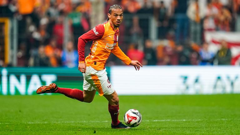 Leroy Sané von Galatasaray in Aktion beim Spiel gegen Fenerbahce SK