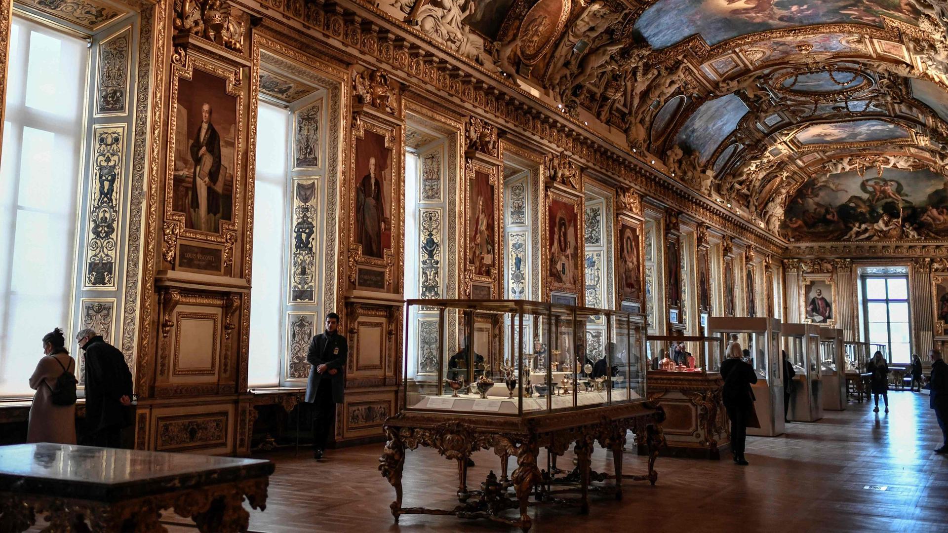 Die „Galerie d’Apollon“ im Louvre-Museum in Paris nach ihrer Wiedereröffnung am 14. Januar 2020, zehn Monate nach Abschluss der Renovierungsarbeiten.