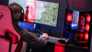 Gamer an einem Computer