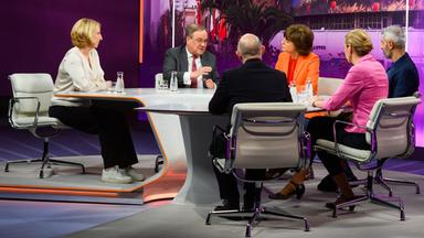 von links: Katrin Eigendorf, Armin Laschet, Maybrit Illner, Michel Abdollahi, Stormy-Annika Mildner, Hans-Jakob Schindler