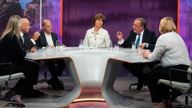 v.l.: Annett Meiritz, Rüdiger Lucassen, Gregor Gysi, Maybrit Illner, Armin Laschet, Sergey Lagodinsky, Liana Fix