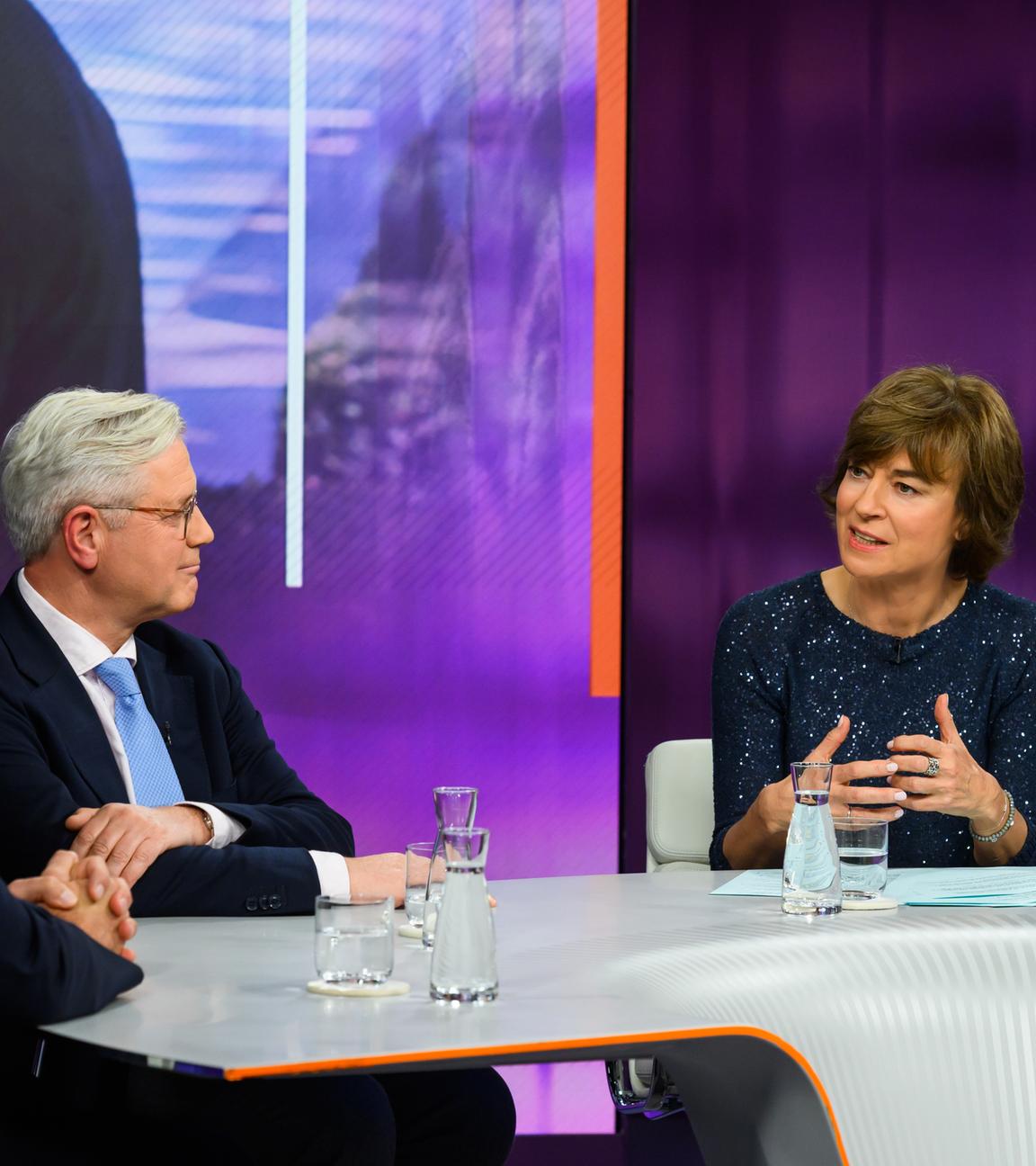 von links.: Frederik Pleitgen, Norbert Röttgen, Maybrit Illner, 