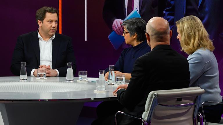 v.l.: Hildegard Müller, Lars Klingbeil, Shakuntala Banerjee, Eva Quadbeck, Gabriel Felbermayr