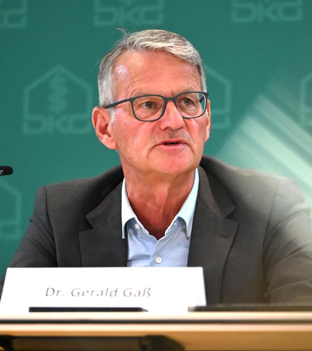 Gerald Gaß, Vorstandsvorsitzender der Deutschen Krankenhausgesellschaft, spricht bei einer Pressekonferenz. 