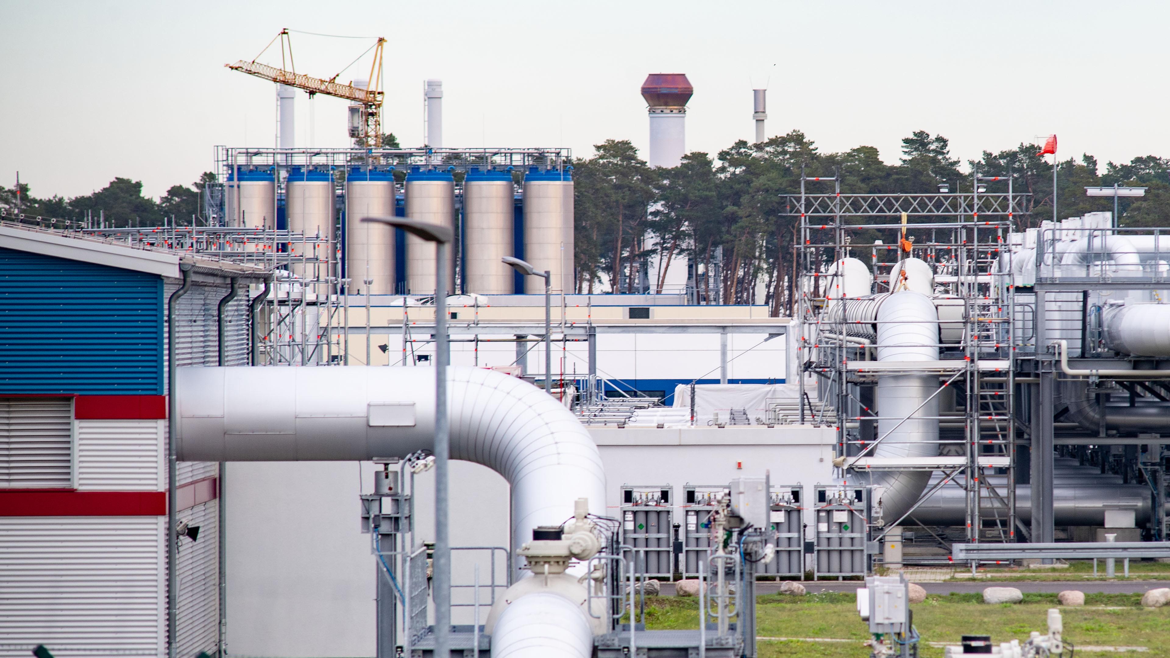Blick auf Rohrsysteme und Absperrvorrichtungen im Gasknotenpunkt der Firma Gascade Gastransport GmbH im vorpommerschen Lubmin