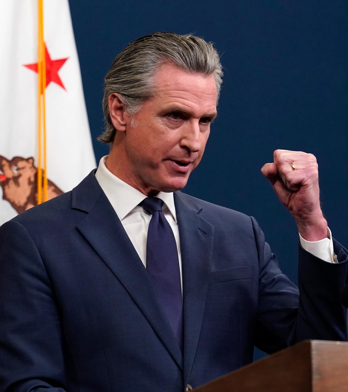 Gavin Newsom präsentiert seinen überarbeiteten Staatshaushalt 2025-2026 während einer Pressekonferenz in Sacramento, Kalifornien, am 14. Mai 2025. 