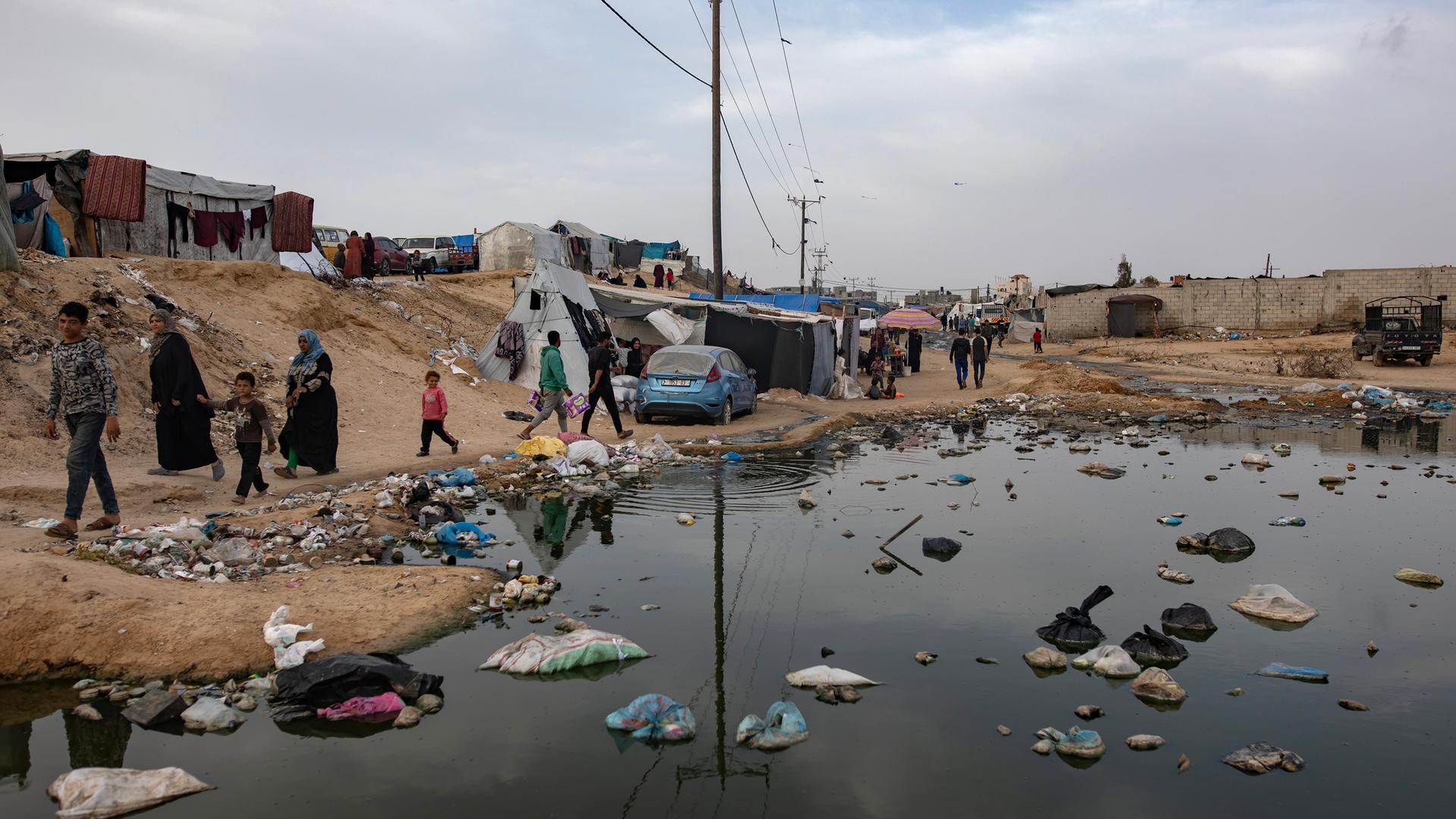 Internally displaced Palestinians in Rafah, southern Gaza