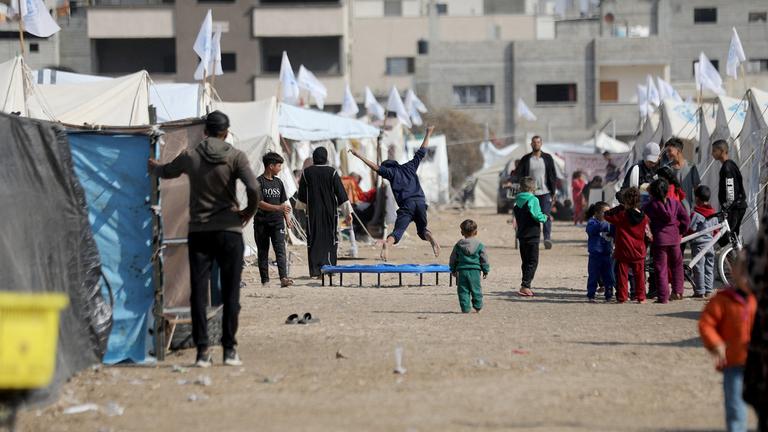 Palästinenser in einem Camp im Stadtteil al-Yarmouk in Gaza City