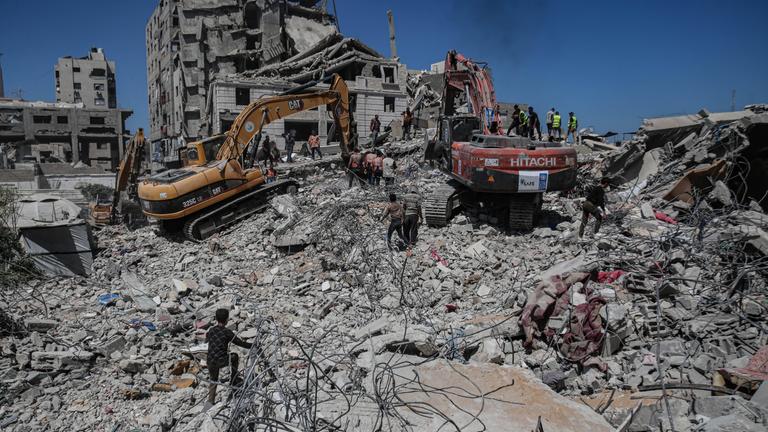 Building Collapse West Of Gaza City Leaves Multiple Dead And Injured.