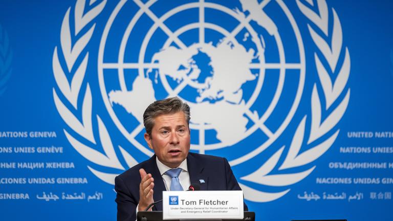 Tom Fletcher, UN-Untergeneralsekretär für humanitäre Angelegenheiten und Nothilfekoordinator, informiert die Medien während einer Pressekonferenz im europäischen Hauptquartier der Vereinten Nationen über die humanitäre Krise im Gazastreifen