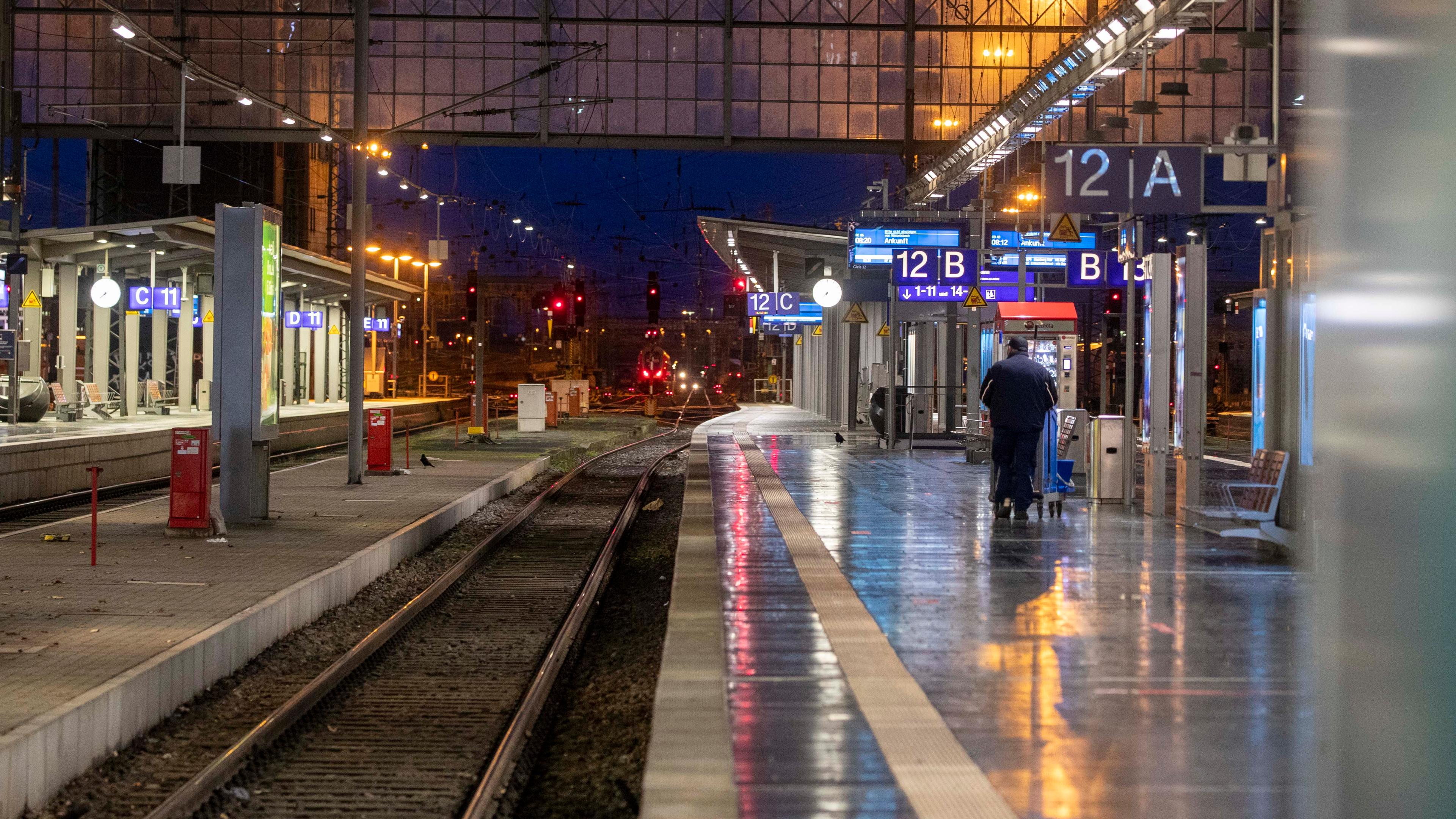 Wegen des GDL-Streiks bei der Bahn herrscht auf Deutschlands Schienen wieder Stillstand. 