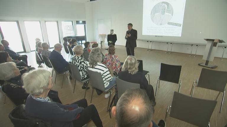 Katholiken gedenken dem Papst