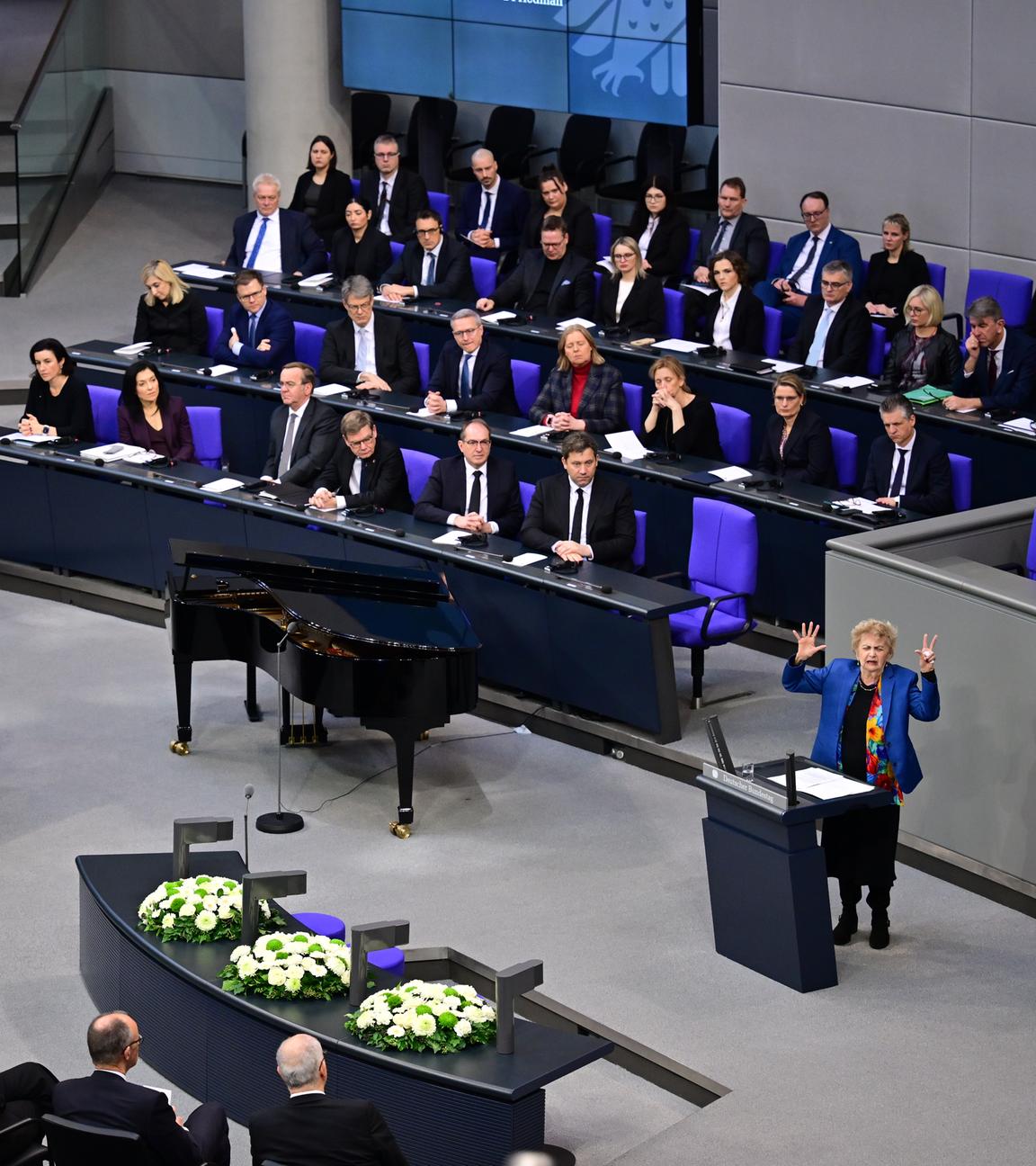 Holocaust-Überlebende Tova Friedman spricht während einer Gedenkstunde im Deutschen Bundestag anlässlich des Holocaust-Gedenktags. 