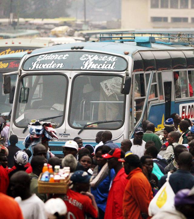 Gedränge auf einem Busbahnhof in Nairobi.