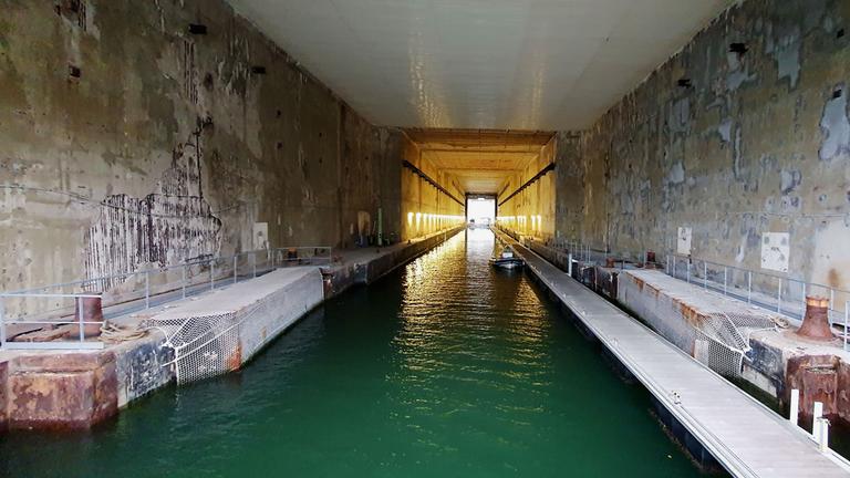 "Geheime Bunker - Angst vor dem Atomkrieg": Der Innenraum vom U-Boot Bunker Keroman 3 in Lorient.