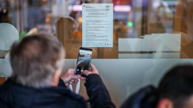 Nach dem Einbruch in den Tresorraum einer Bank