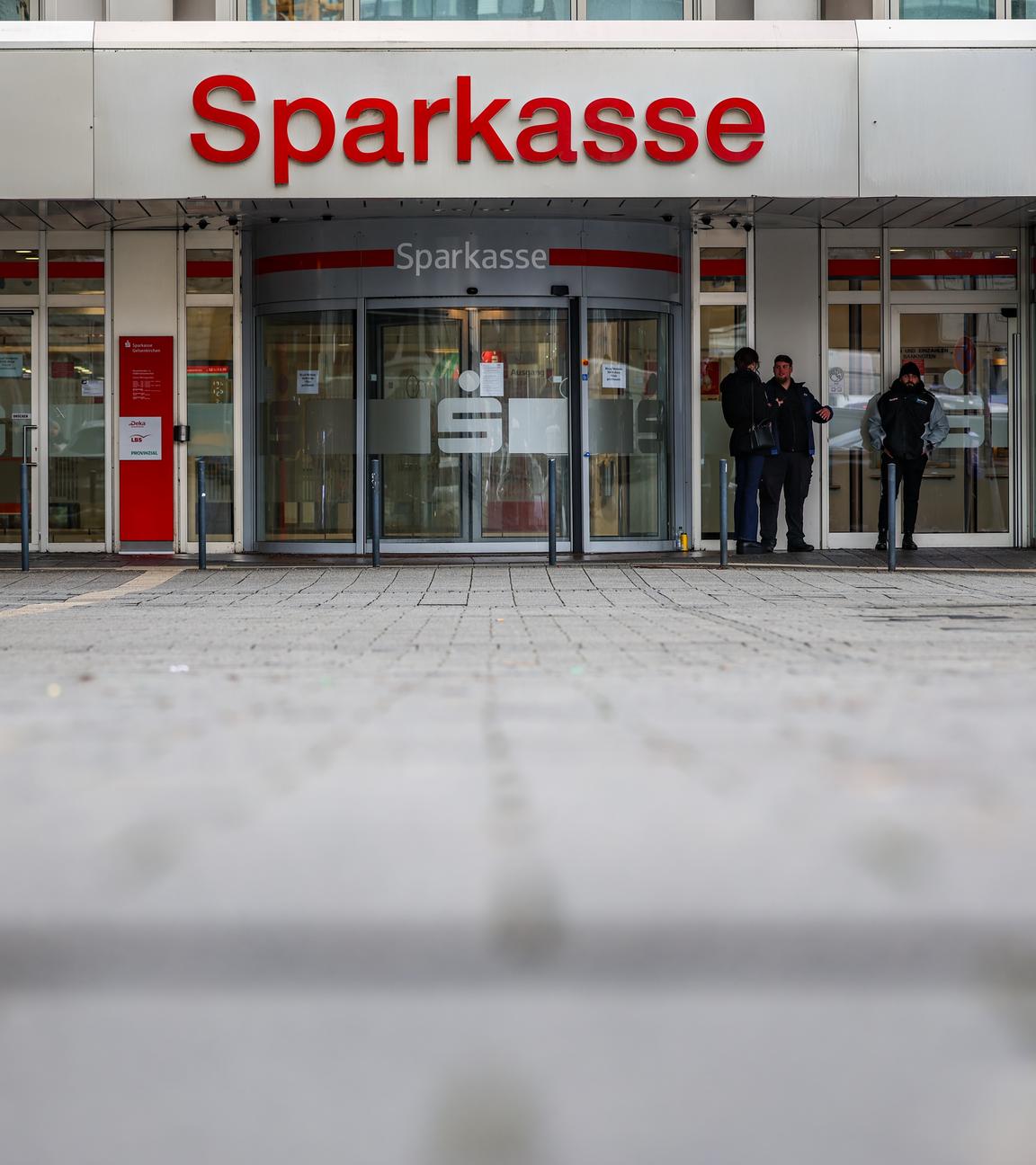 Eingang einer Filiale der Sparkasse Gelsenkirchen.