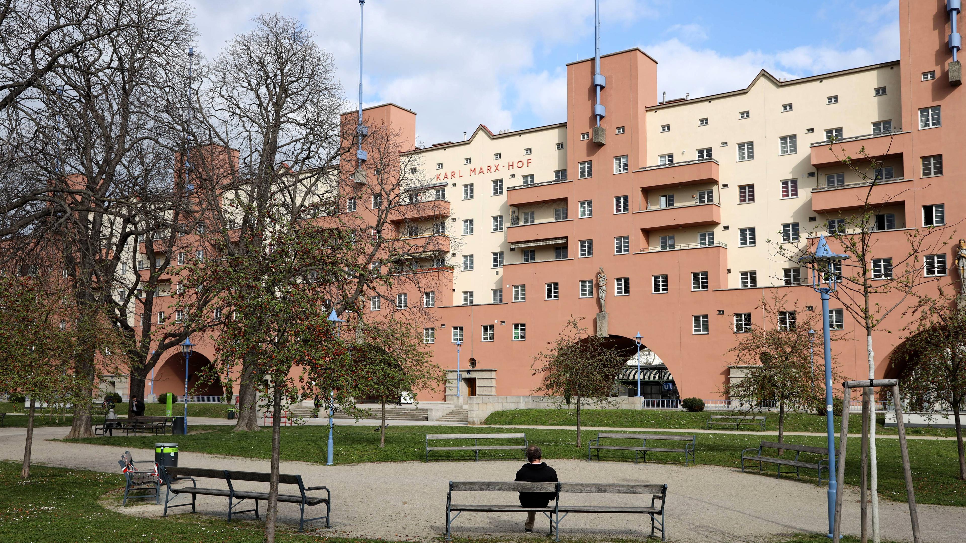 Karl Marx Hof in Wien, aufgenommen am 26.03.2019