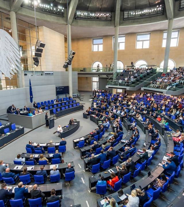 Plenarsaal des Bundestages, Sitzung am 10.07.2026